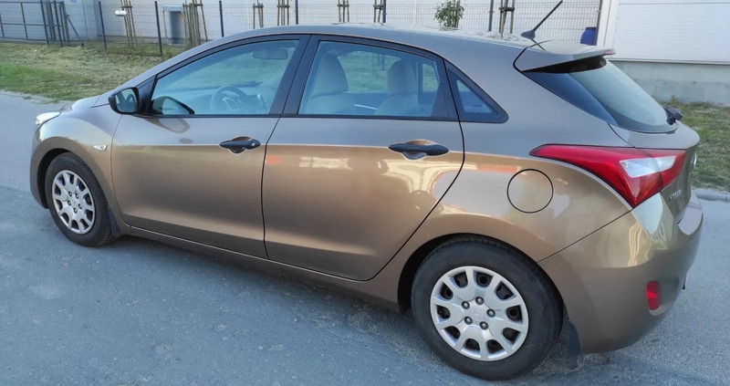 Hyundai I30 cena 32900 przebieg: 154000, rok produkcji 2012 z Zgierz małe 106